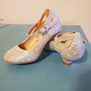 Toddler girl size 9 dress shoes
